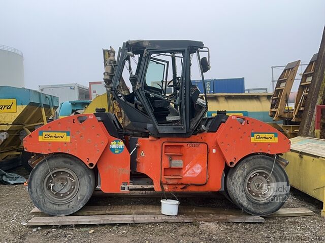 Outro rolo Hamm HD150TT PNEUMATIC 8 WHEEL COMPACTOR (accident unit - for parts only)