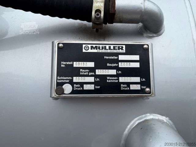 Vacuum tank truck MAN 28.400 6x2 Kanalreiniger Kombi MÜLLER 10.500 L