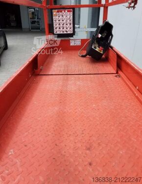 Piattaforma a pantografo Skyjack SJ III 3220 Elektro 8,10 m
