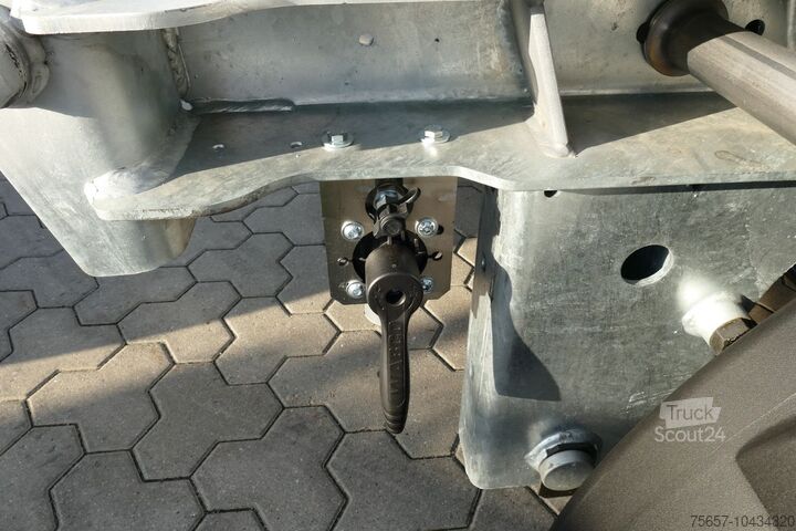 Remolque de plataforma baja MÜLLER-MITTELTAL T3 Profi 30,0 Neu, Baggerstiel, Luftfed.