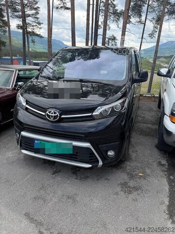 Στέισον βάγκον με ψηλή οροφή Toyota Proace Van – Repair Project