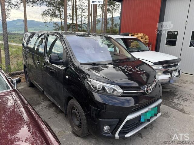 Στέισον βάγκον με ψηλή οροφή Toyota Proace Van – Repair Project