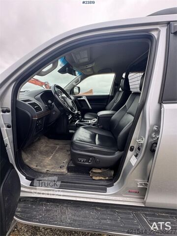 Kombi s vysokou střechou Toyota Land Cruiser