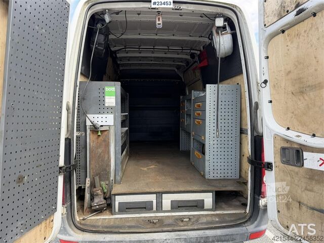Kombi s vysokou strechou VW Crafter van with interior