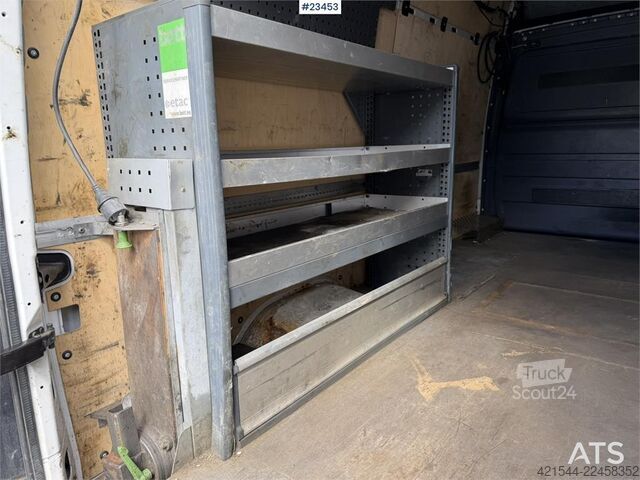 Kombi s vysokou strechou VW Crafter van with interior