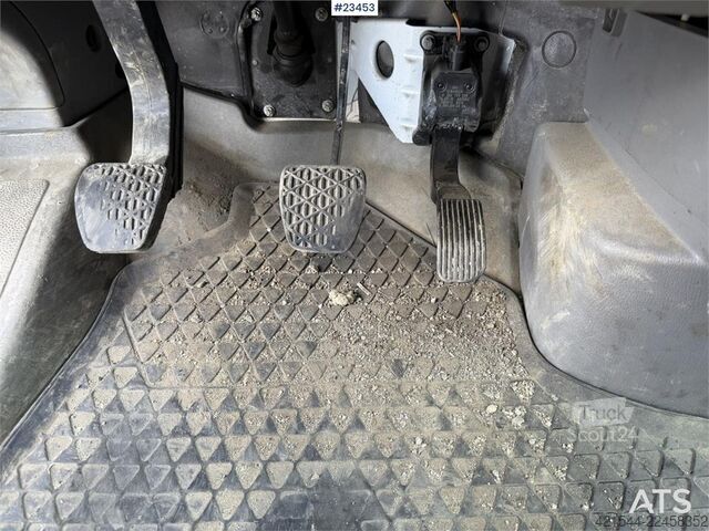 Kombi s vysokou strechou VW Crafter van with interior
