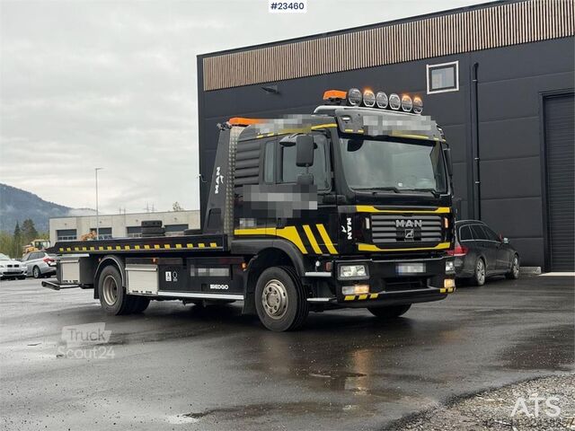Bärgningsfordon MAN TGM 15.240 4x2 tow truck w/ frame winch, tow boom