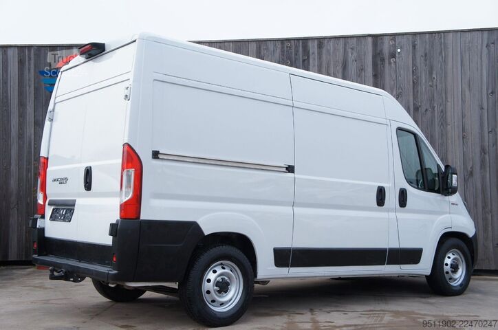 Furgoneta de caja alta FIAT Ducato L2H2 160PS 1.Hand TÜV 2028 AHK