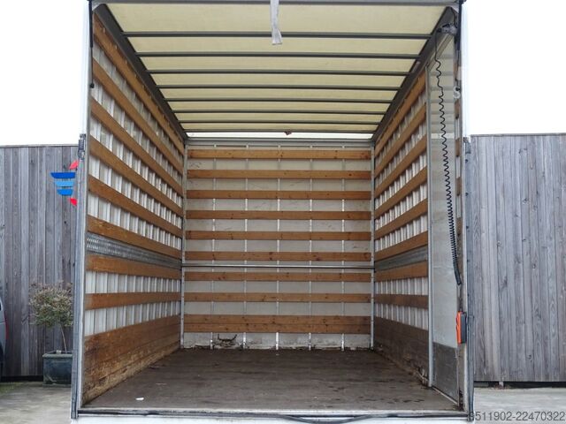 Vrachtwagen met bakwagen MAN TGE 3.180 Koffer LBW DSG Motorschaden Euro6