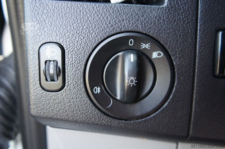 Minibus MERCEDES-BENZ Sprinter 313 CDi Rollstuhlrampe 7+1 Sitz 95KW E6