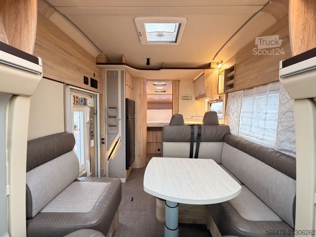 Polintegriran avtodom EURAMOBIL Profila RS 695 QB *st.-Solar*