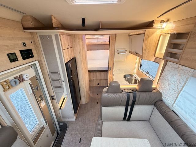 Polintegriran avtodom EURAMOBIL Profila RS 695 QB *st.-Solar*