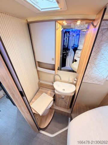 Polintegriran avtodom EURAMOBIL Profila RS 695 QB *st.-Solar*