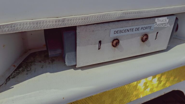 BENNE A ORDURES MENAGERES RENAULT D26 WIDE 320 - 6X2 - E6 - SEMAT C337