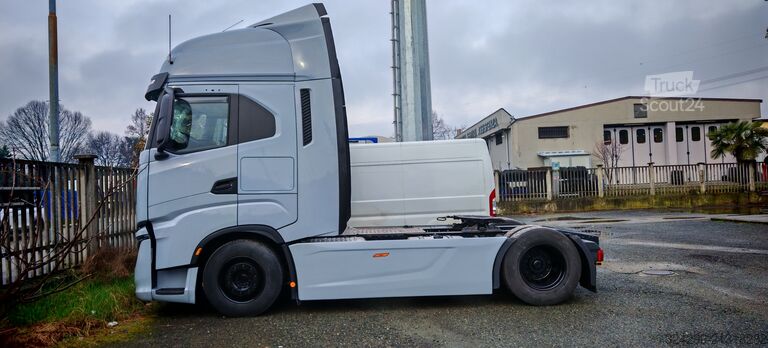 Tracteur routier standard Iveco s-way 480