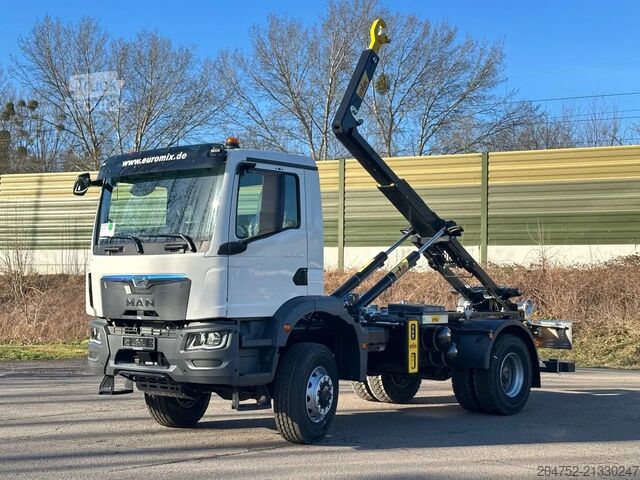 Hakenarmsystem MAN TGM MAN TGM 18.320 4x4 Euro 6e Hyva 12-45