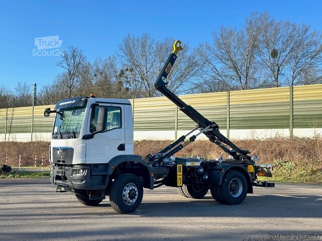 Hakenarmsystem MAN TGM MAN TGM 18.320 4x4 Euro 6e Hyva 12-45