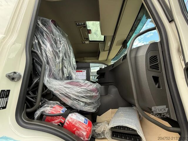 Ciężarówka z dźwigiem Volvo FMX 500 Volvo FMX 500 8x4 Kran Hiab 658-6