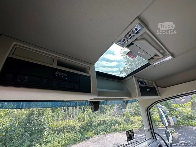 Ciężarówka z dźwigiem Volvo FMX 500 Volvo FMX 500 8x4 Effer-Ladekran 955-8s...