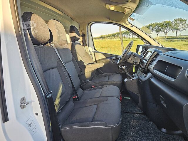 Korkeakattoinen farmari RENAULT TRAFIC 1.6 DCI L2 120Pk Imperiaal !