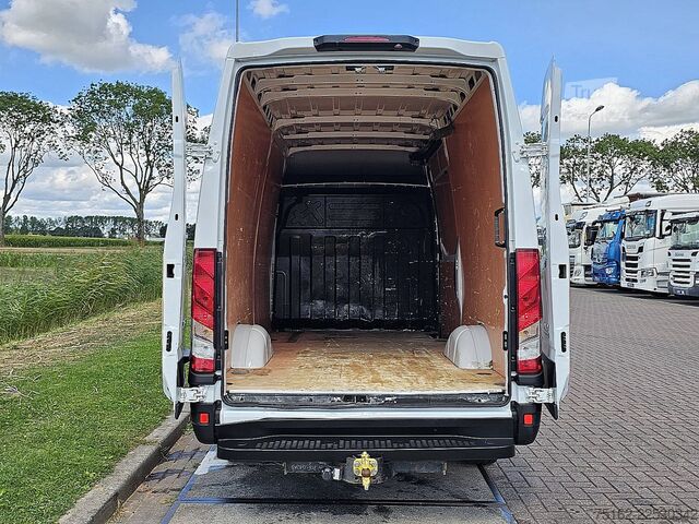 Break à toit surélevé IVECO DAILY 35 S 18 3.0L AUT. L2H2