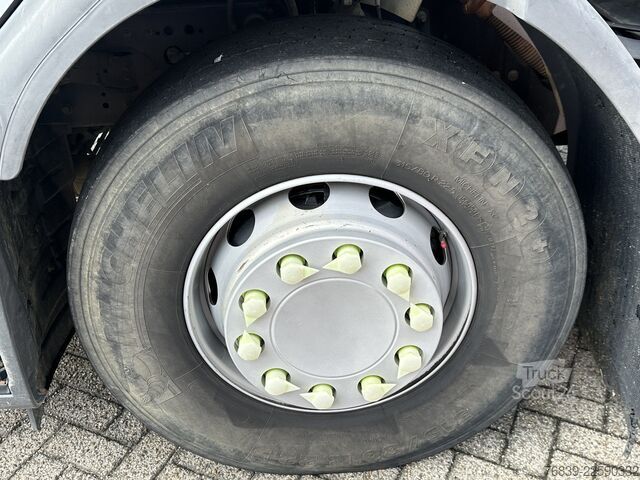 Camião-cisterna Renault Premium 270.19 4 comp