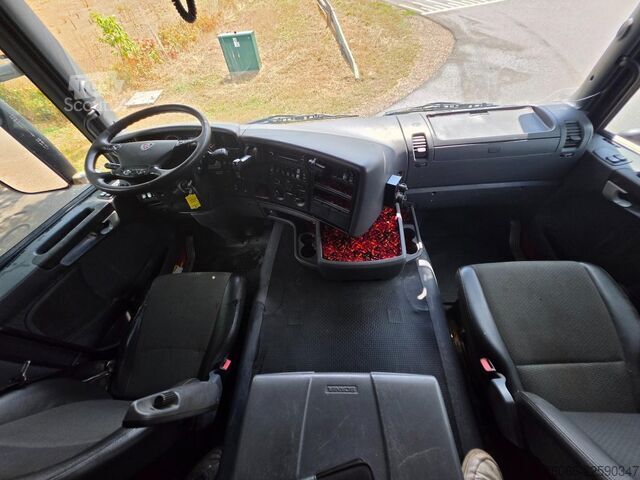 Volquete con grúa Scania G 400 B 8X4*4 TRIPLE!! KRAAN/KIPPER!!  NL TRUCK!