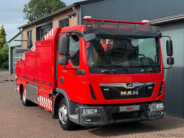 Bärgningsfordon MAN TGL 8.220 Takelwagen TowTruck Abschlepwagen Tak...