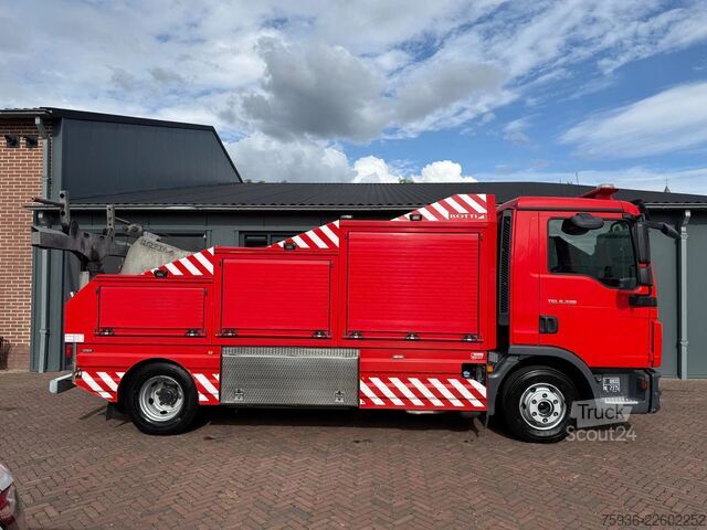 Bärgningsfordon MAN TGL 8.220 Takelwagen TowTruck Abschlepwagen Tak...