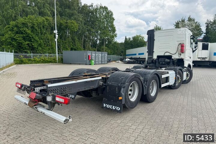 Chassi med hytt Volvo FH 540 Globetrotter, Euro 6, / 8x4 / ADR / Stee...