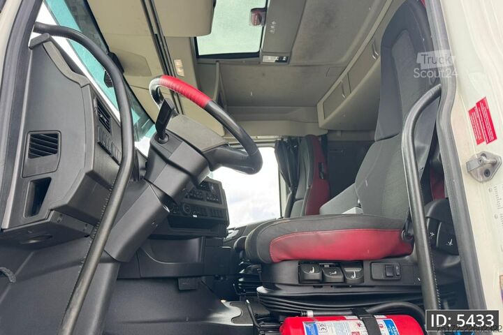 Chassi med hytt Volvo FH 540 Globetrotter, Euro 6, / 8x4 / ADR / Stee...