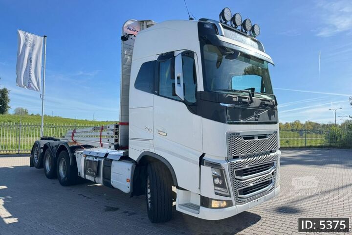 Timmertransportör Volvo FH16 750 Globetrotter XL, Euro 6, 8x4 / Hydraul...