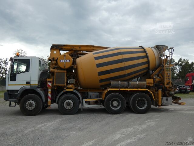 شاحنة مضخة خرسانة Iveco EUROTRAKKER 410E44H