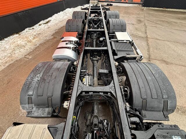 Telaio cabinato Volvo FM 500 8x2*6 LOW MILEAGE DEMO TRUCK ! / PTO / C...