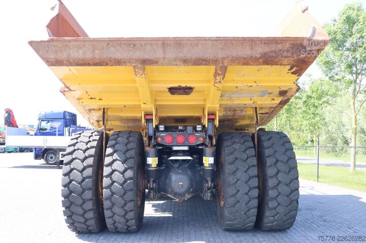 Самоскид Komatsu HD405 -8E0 | 77 TON | GOOD TIRES