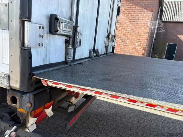 Chladená/mrazená preprava Krone SZ Thermo King SLX100 -30 +30 2T LBW Liftas+Stu...