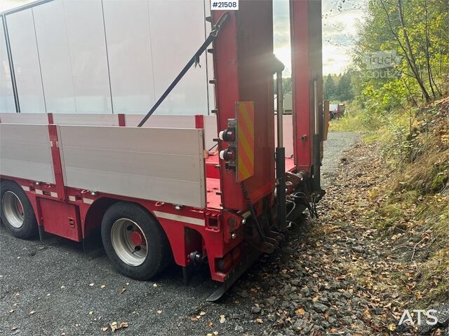 Doll Machinery semi med breddningsmöjlighet och hydrauliska broar. Doll Machinery Semi w/ Widening and Hydraulic Bridges.