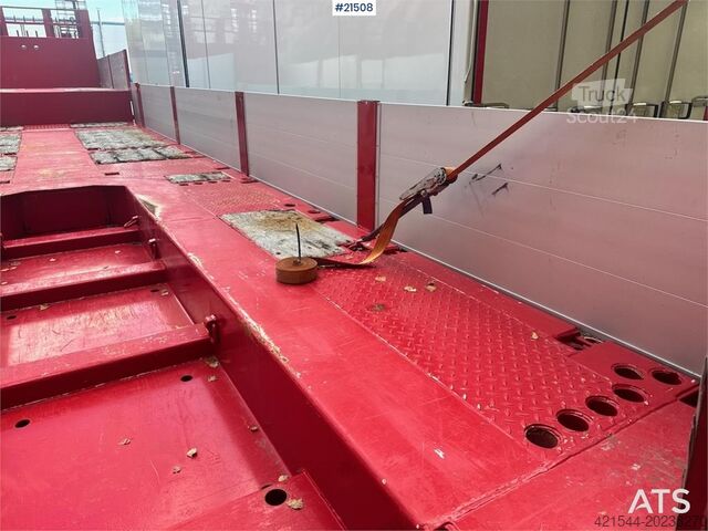 Doll Machinery semi med breddningsmöjlighet och hydrauliska broar. Doll Machinery Semi w/ Widening and Hydraulic Bridges.