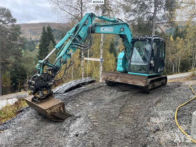 Excavator pe șenile Kobelco Sk75SR-3E excavator w/ sanding bucket, rototilt an