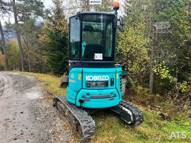 Mini-pelle Kobelco Sk25SR-6E Excavator w/ sanding bucket, digging buc