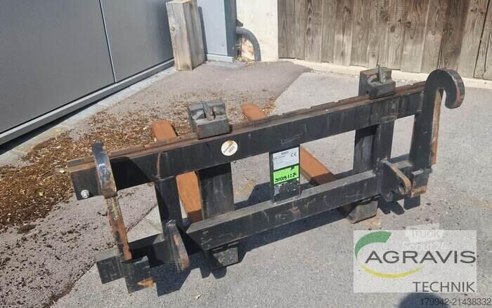 Traktor BMO PALETTENGABEL FEM 2 1500 KG EURO