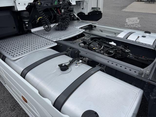 Стандартный седельный тягач DAF XG 530 FT 4x2 Standklima Intarder
