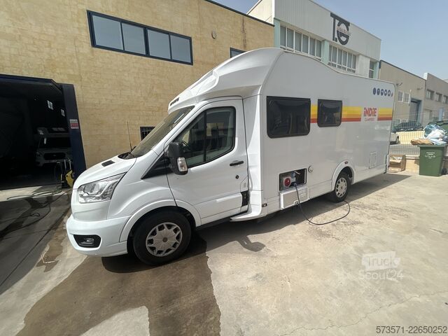 Puoliksi integroitu matkailuauto Ford Transit Weinsberg Carasuite 2024 | Automática | Capacidad para 5 personas