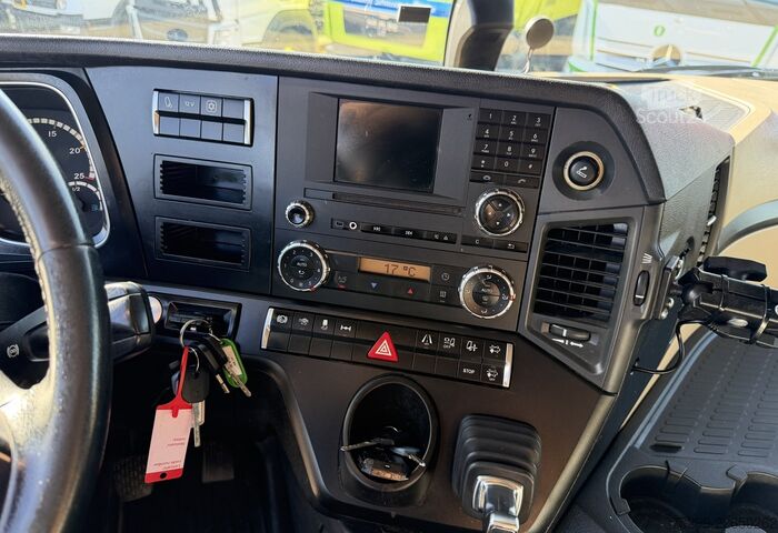 Autocarro con pianale e telone Mercedes-Benz Actros 1845 4x2 Plane/HB / Swiss-Vehicle