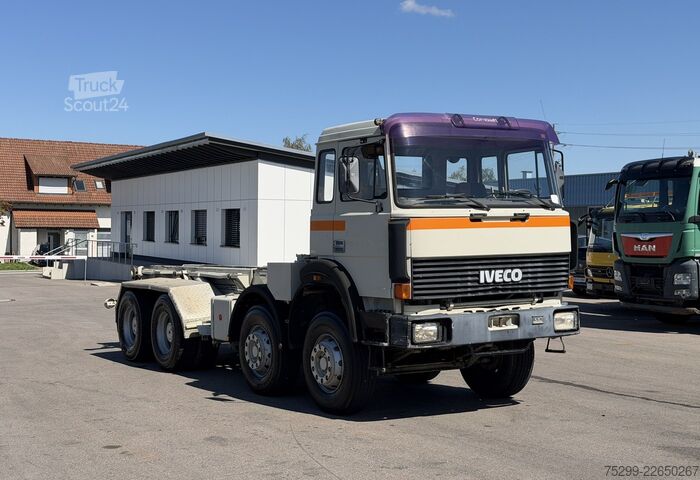 Camion scarrabile Iveco 300-30 AH 8x4 Hakengerät / Swiss-Vehicle