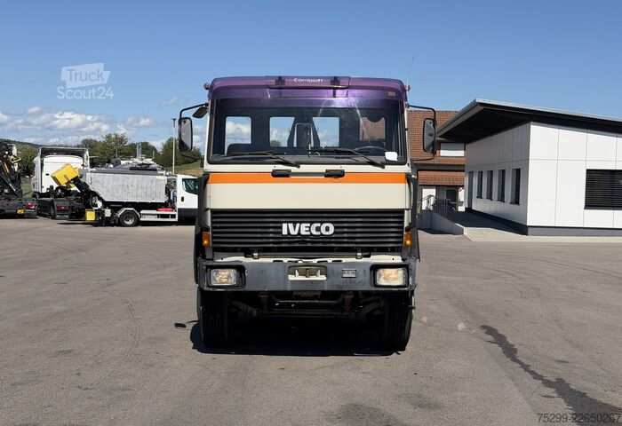 Camion scarrabile Iveco 300-30 AH 8x4 Hakengerät / Swiss-Vehicle