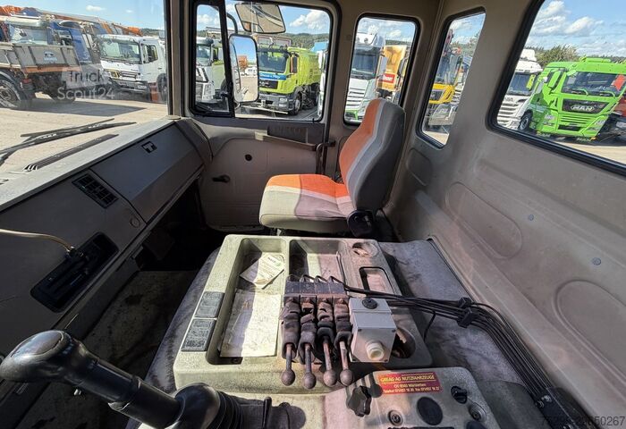 Camion scarrabile Iveco 300-30 AH 8x4 Hakengerät / Swiss-Vehicle
