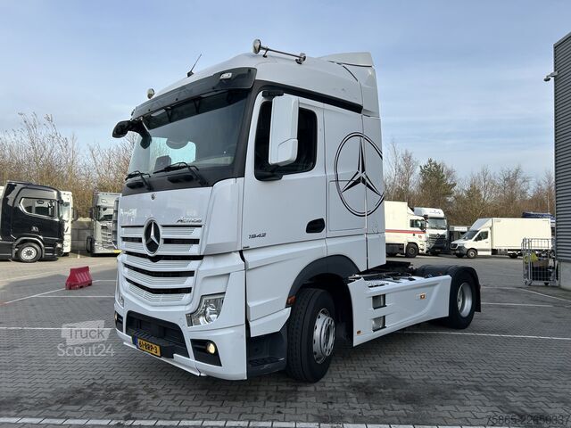 Padrão-SZM Mercedes-Benz Actros 1842 Streamspace / 457 dkm / Full Spoile...