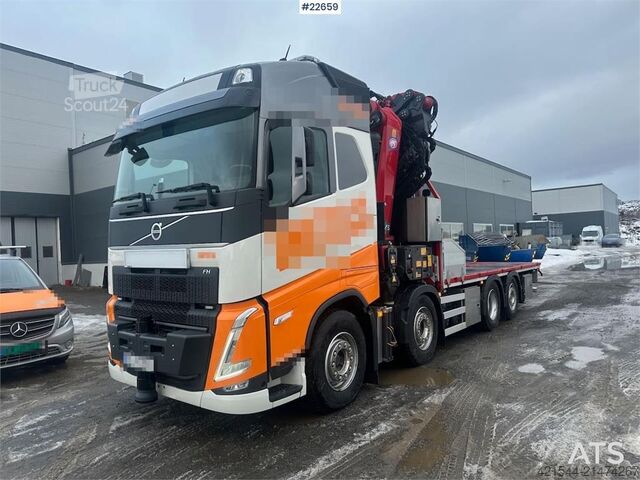 Vrachtwagen met kraan Volvo FH crane truck 8x2 w/ 95 t/m crane, jib and winch,