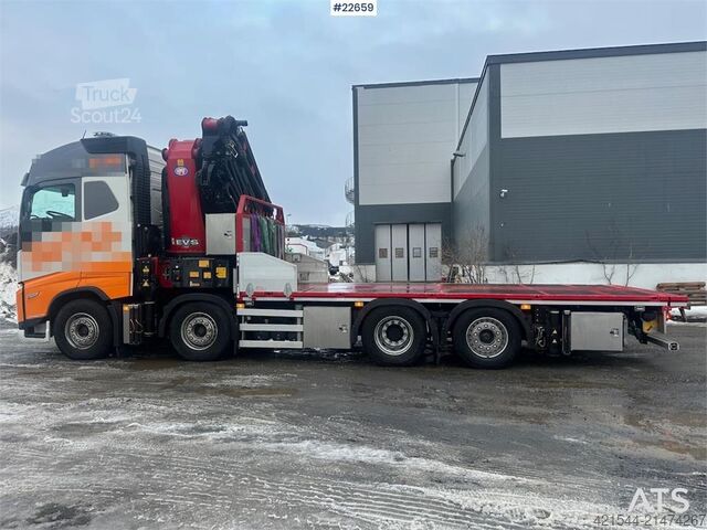 Vrachtwagen met kraan Volvo FH crane truck 8x2 w/ 95 t/m crane, jib and winch,
